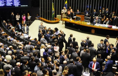 alx_brasil-plenario-camara-dos-deputados-20150415-002_original