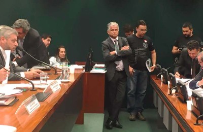 foto-porte-armas-votação-web