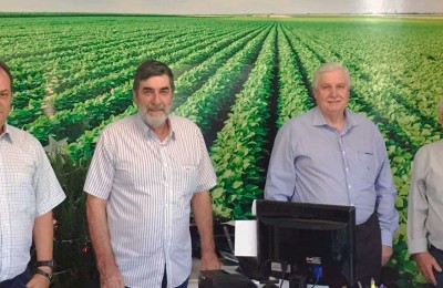 Legenda da foto das pessoas: (da esquerda para a direita) Fernando Cunha Pagliarin, Gilberto Camponogara Balconi, Edegar Steckel e Ocir Ameireles Londero.